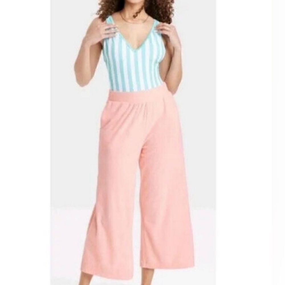 A New Day small peach M Blue cropped wide leg pants terry cloth